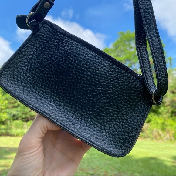 Jazzd Faux Pebbled-Leather Ruffled Black Flower Mini Crossbody Bag w. Zip Close - Picture 3 of 3